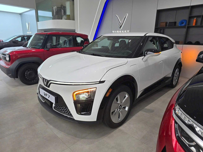 VinFast VF7 Eco