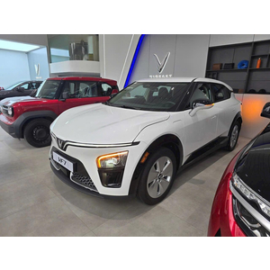 VinFast VF7 Eco