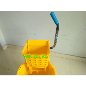 XE VẮT NƯỚC LAU SÀN 32 LÍT