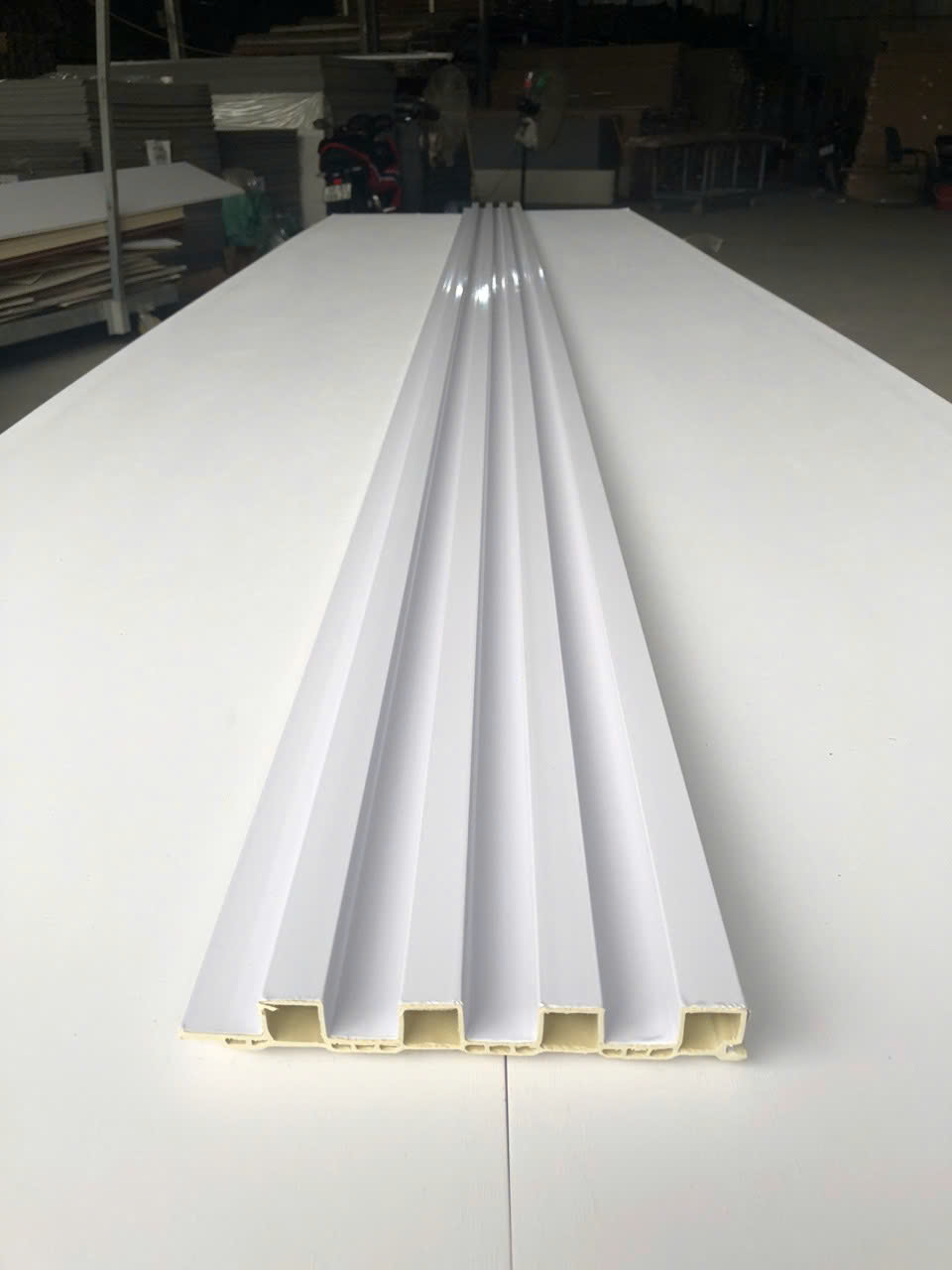 Tấm ốp sợi than tre lam 4 sóng 8mm- HTHN