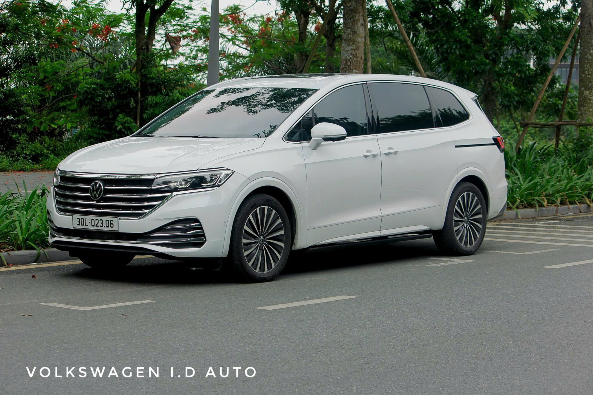 Volkswagen Viloran Luxury