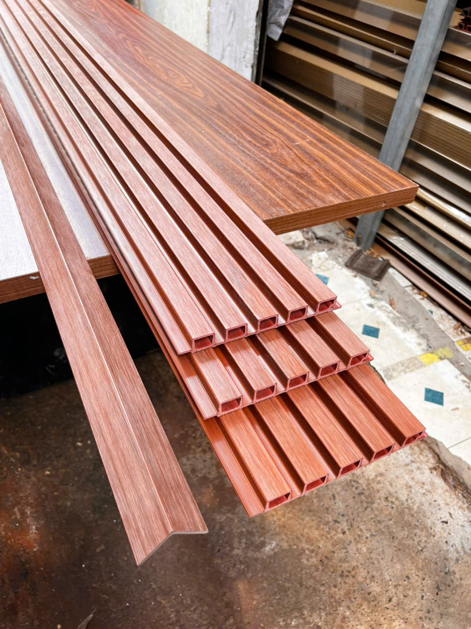 Tấm ốp phủ ASA 5 sóng gỗ nhựa LW-W175H20