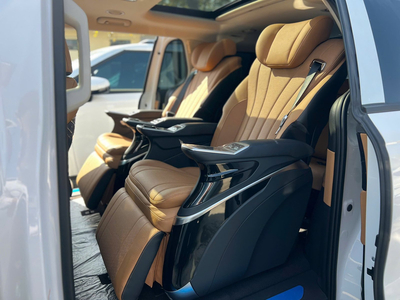 New Carnival 1.6T Signature 7S ( GHẾ VIP)