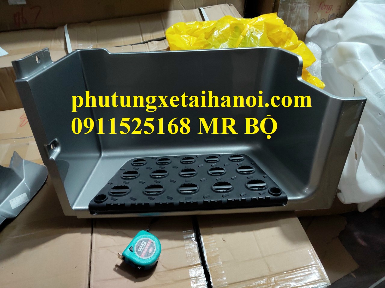 ỐP BẬC LÊN XUỐNG BẬC DƯỚI HUYNDAI XCIENT