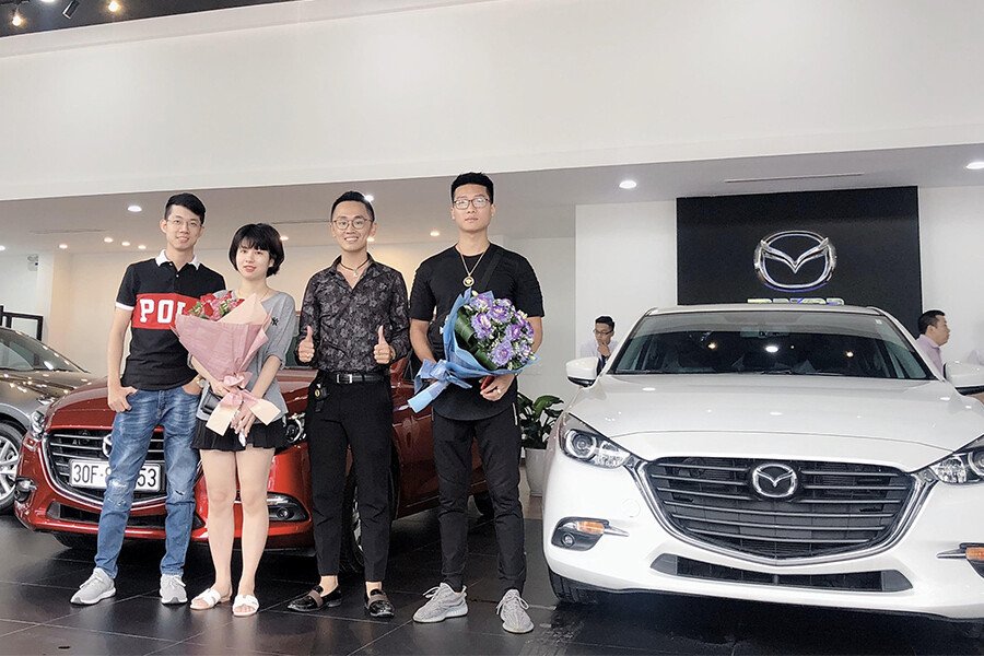 Hình ảnh giao xe Mazda cho Khách hàng