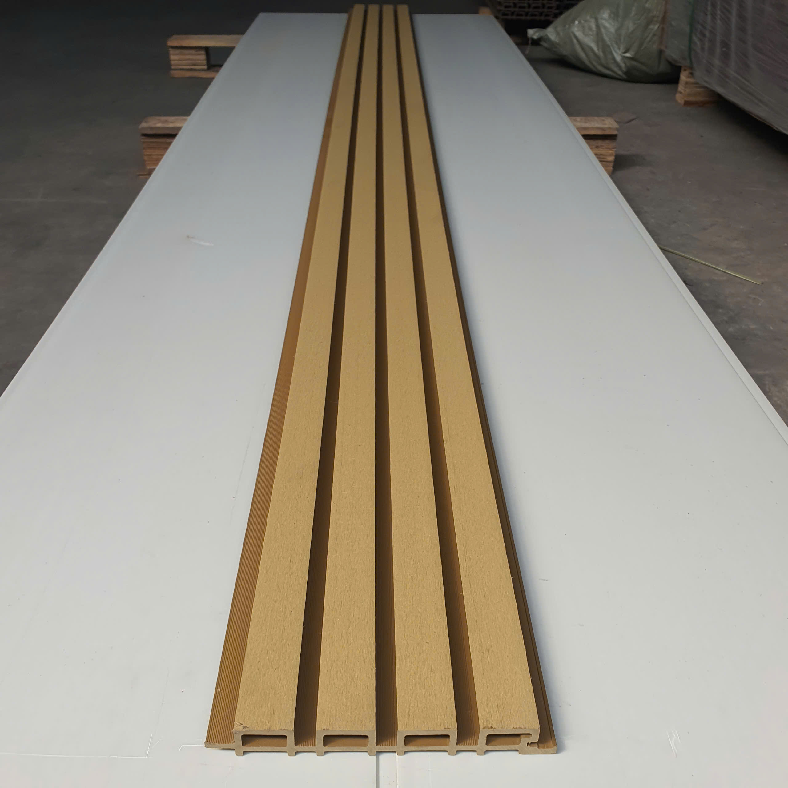 Tấm ốp lam sóng gỗ ngoài trời CEX-W219H26