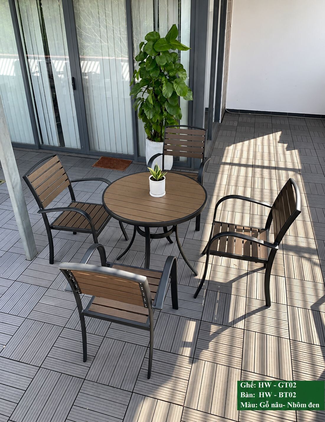 Bộ bàn tròn cà phê 4 ghế sân vườn HW-BBT màu nâu