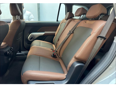 VinFast MPV 7 (Xe Gia Đình)