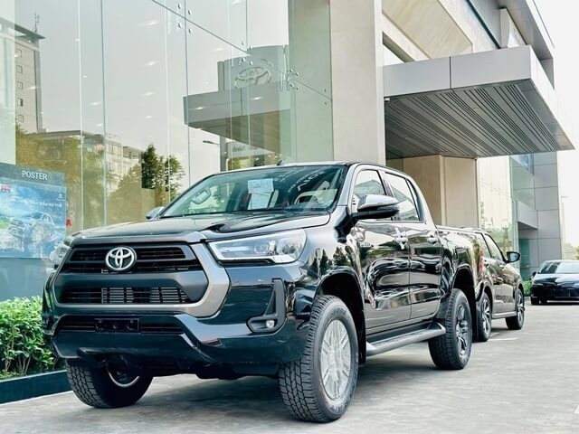 Bán Tải Toyota Hilux Nhập Khẩu Thái Lan Quay Trở Lại Với Mức Giá Chỉ 668 Triệu