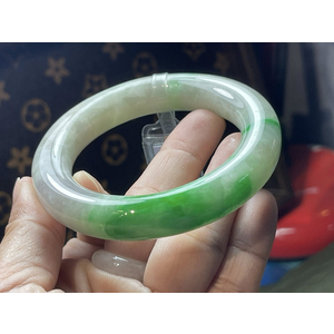 Vòng Ngọc Xanh Lý Cay