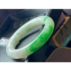 Vòng Ngọc Xanh Lý Cay