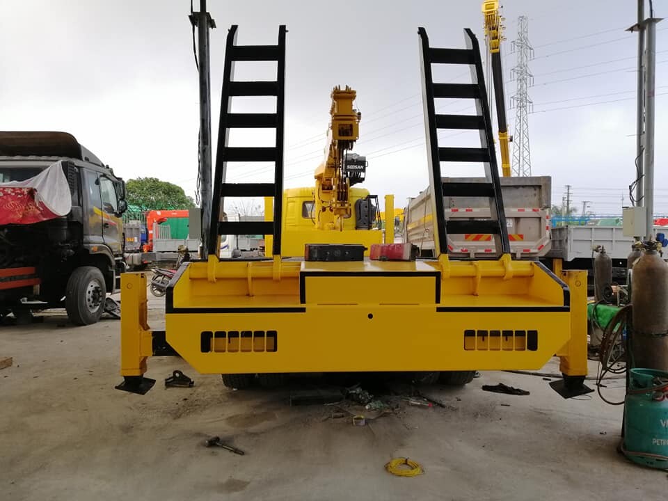 sàn xe, thang lên xe nâng đầu chở máy công trình
