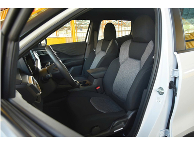 Mitsubishi Xforce GLX