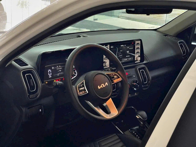 New KIA Sonet 1.5L AT