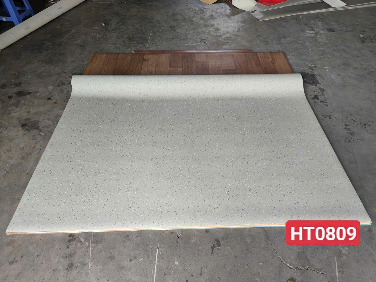 Tấm nhựa trải sàn vinyl PVC dân dụng cao cấp- MIA- HEMOGEN