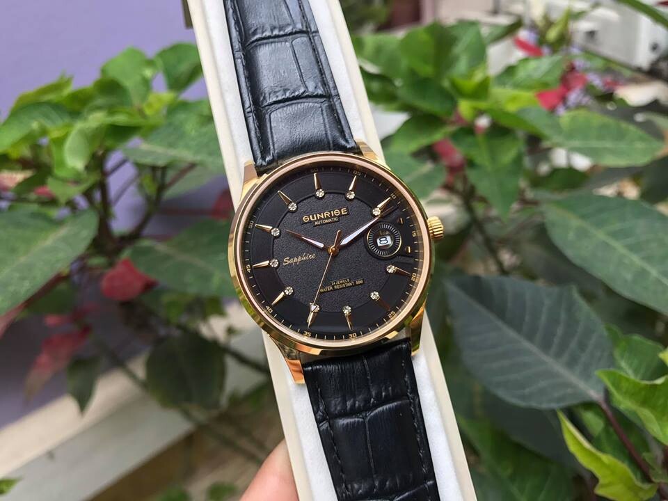 ĐỒNG HỒ CƠ DÂY DA SUNRISE 7002PB