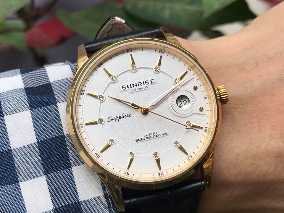 ĐỒNG HỒ CƠ DÂY DA SUNRISE 7002PB