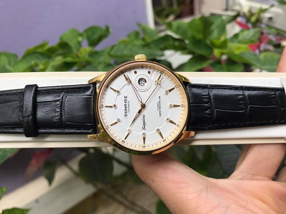 ĐỒNG HỒ CƠ DÂY DA SUNRISE 7002PB