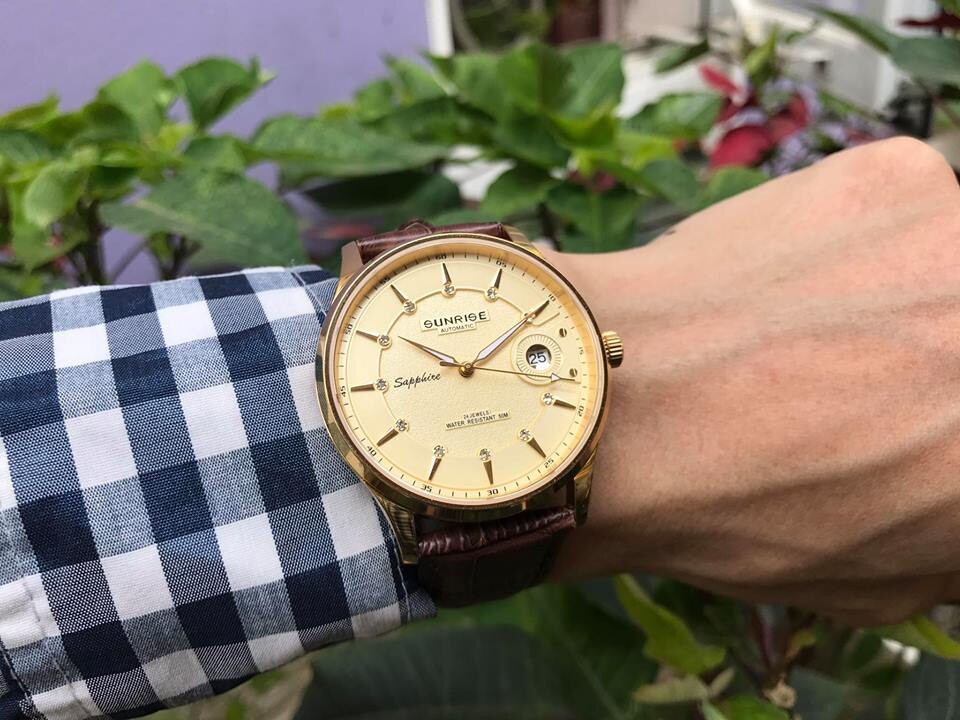 ĐỒNG HỒ CƠ DÂY DA SUNRISE 7002PB
