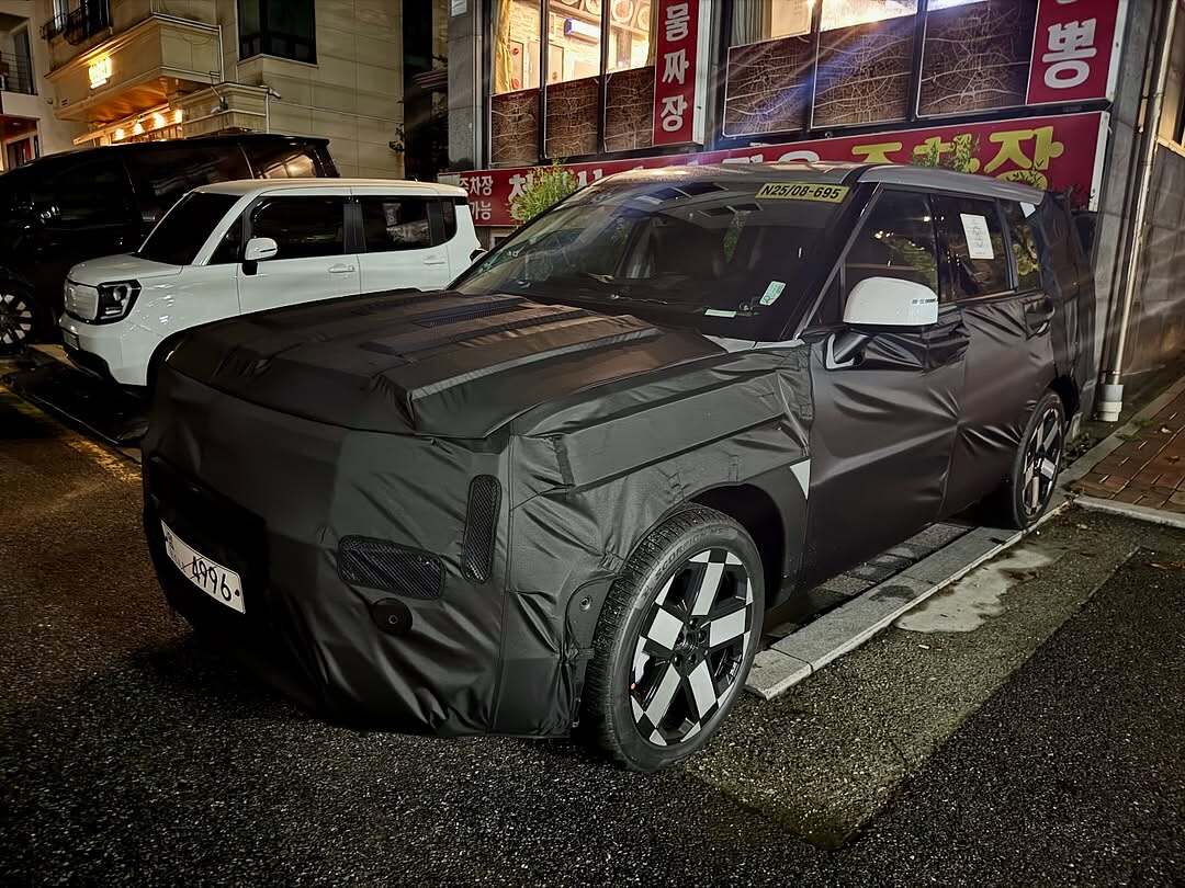 Hình ảnh: Một góc chụp khác của Hyundai Santa Fe facelift trong quá trình thử nghiệm tại Hàn Quốc.