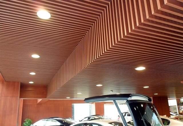 Ốp Trần gỗ nhựa dạng sóng rất sang trọng và độ bền rất cao với độ bền trên 20 năm
