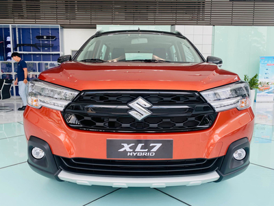 Suzuki XL7 Hybrid 2 Tone