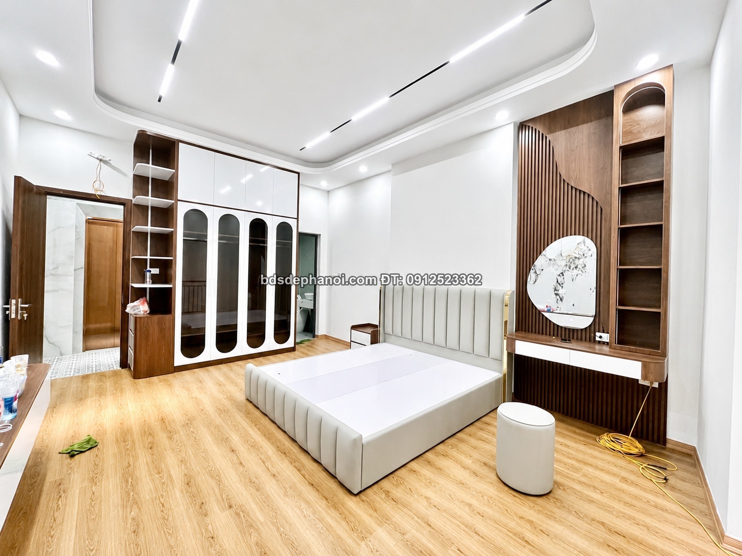 Bán Nhà Ngõ Dương Văn Bé Hai Bà Trưng, Ngõ Nông, 41m², 5 Tầng, Thang Máy, Gần Times City