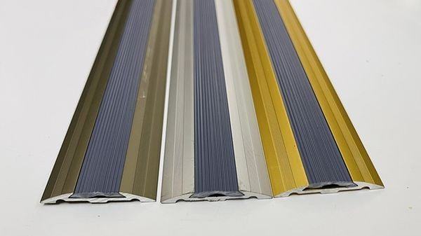 Nẹp chống trơn mặt bằng bề mặt cao su