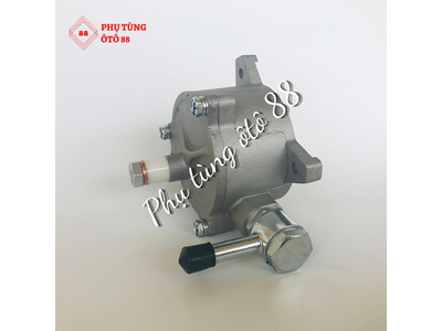 BƠM CHÂN KHÔNG ĐUÔI MÁY PHÁT ISUZU NQR 71. GIÁ TỐT