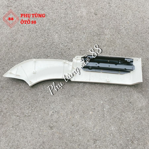 ỐP NHỰA HÔNG SAU XE TẢI ISUZU ĐẦU KÉO EXR51