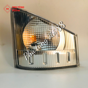 ĐÈN XI NHAN TRƯỚC XE TẢI ISUZU NQR 75 4HK1 5.2L 5 TẤN