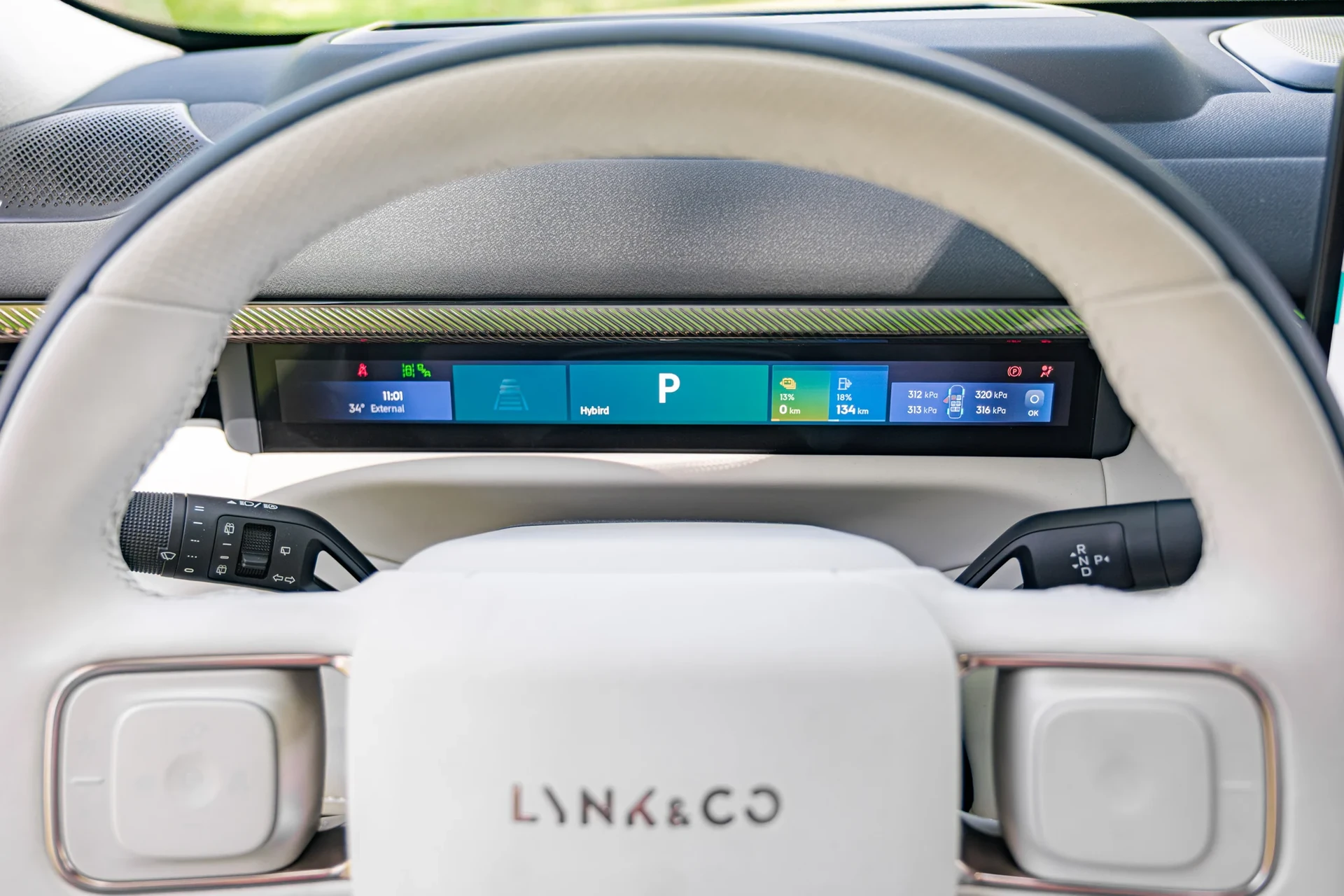 Lynk & Co 900