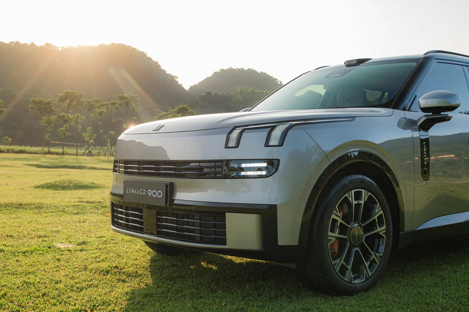 Lynk & Co 900