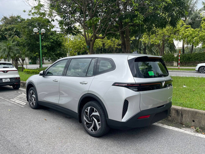 VinFast MPV 7 (Xe Gia Đình)