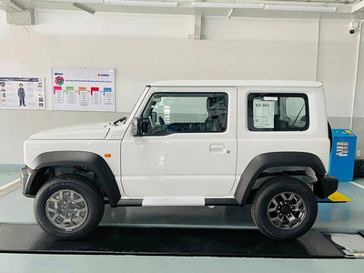 Suzuki Jimny (1 tông màu)