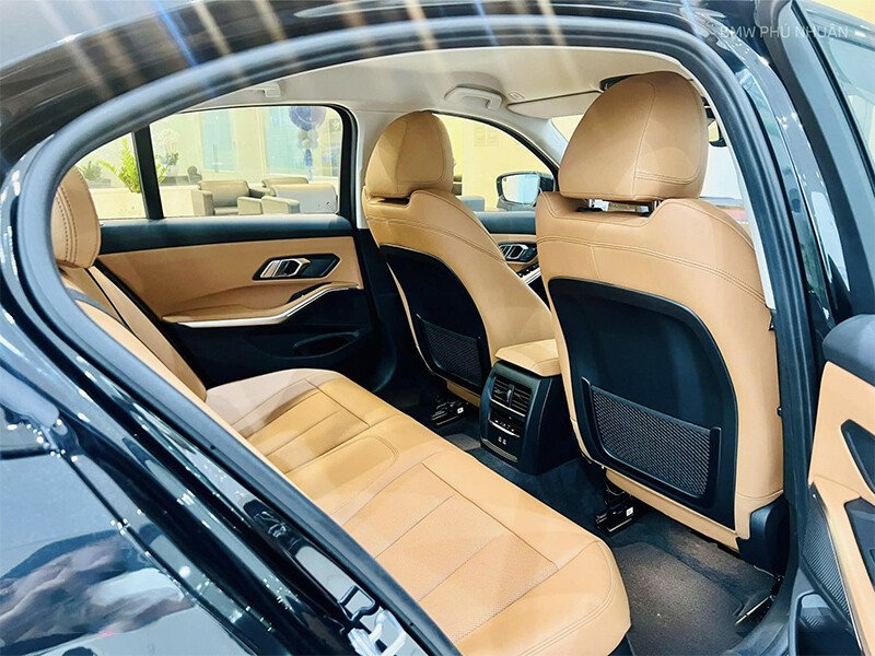 BMW 320i Sport Line LCI