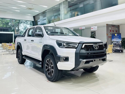 Toyota Hilux 2.8L 4x4 AT Adventure