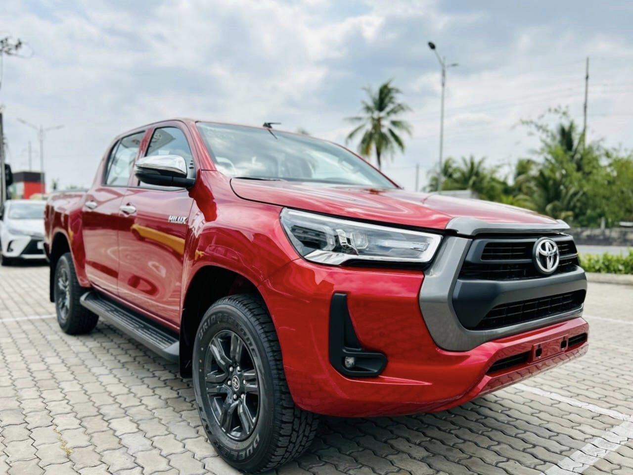 Toyota Hilux 2.4L 4X2 AT 2024