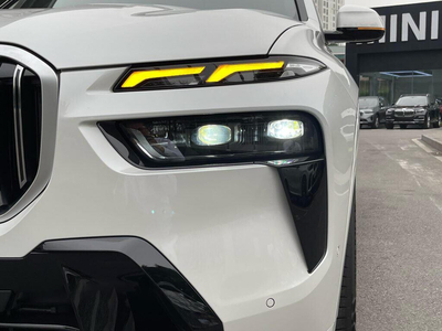 BMW X7 xDrive40i M-Sport LCI 2025