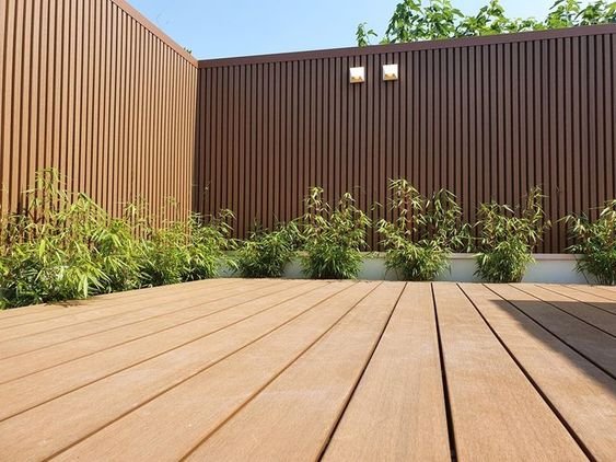 HT-D150H25 GỖ NHỰA NGOÀI TRỜI 2D LỖ VUÔNG