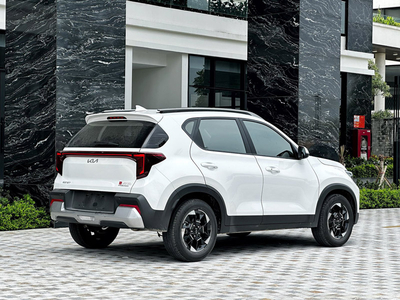 New KIA Sonet 1.5L AT