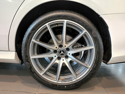 Mercedes Benz E 300 AMG 2025