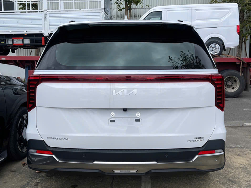 New KIA Carnival 1.6 Turbo Hybrid Premium 7S