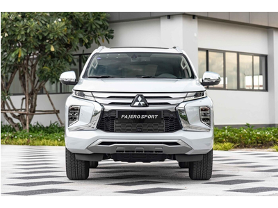 New Mitsubishi Pajero Sport Gasoline 4x4 AT - Premium