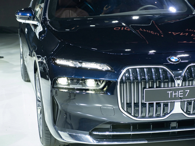 BMW 735i Pure Excellence 2023