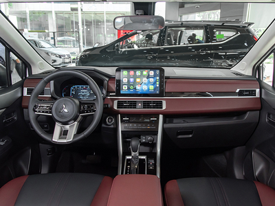New Mitsubishi Xpander AT Cross