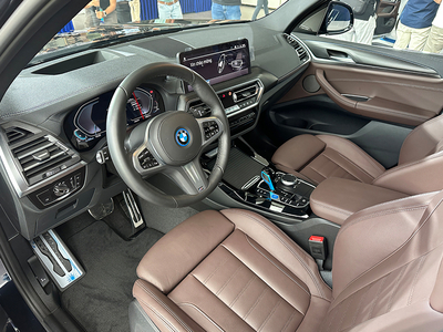 BMW iX3 2024