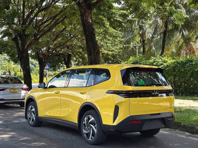 VF MPV 7 (Xe Gia Đình)