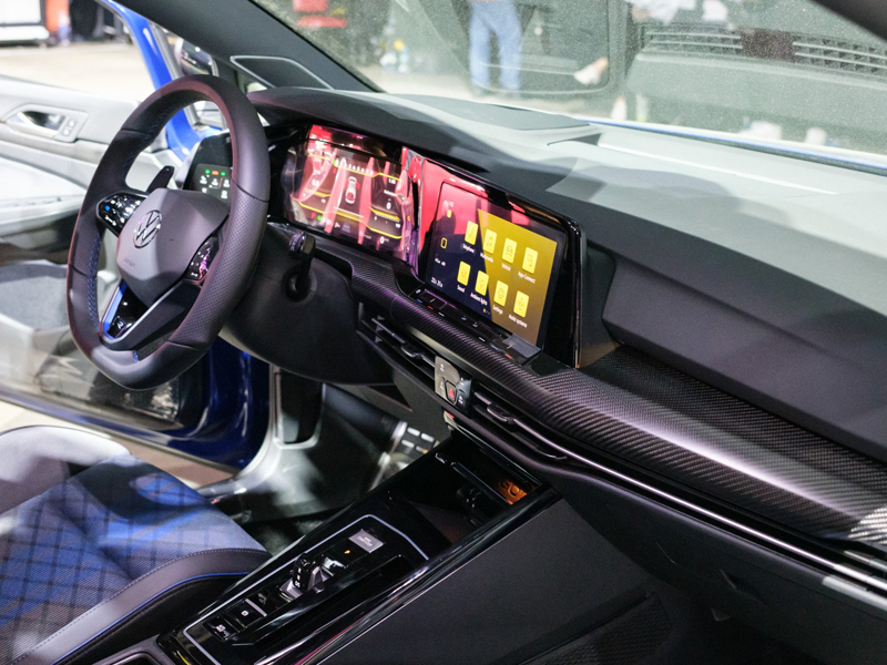 Volkswagen Golf 1.5 eTSI R-Line