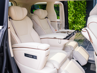 Lexus LM500H (4 Chỗ)